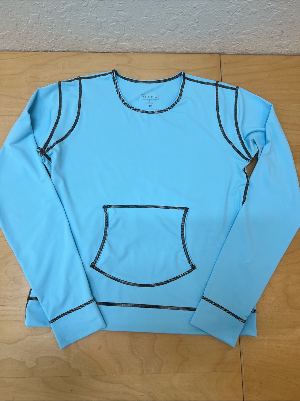 Athleta Light Blue Crewneck Sweater with Contrast Stitching size S